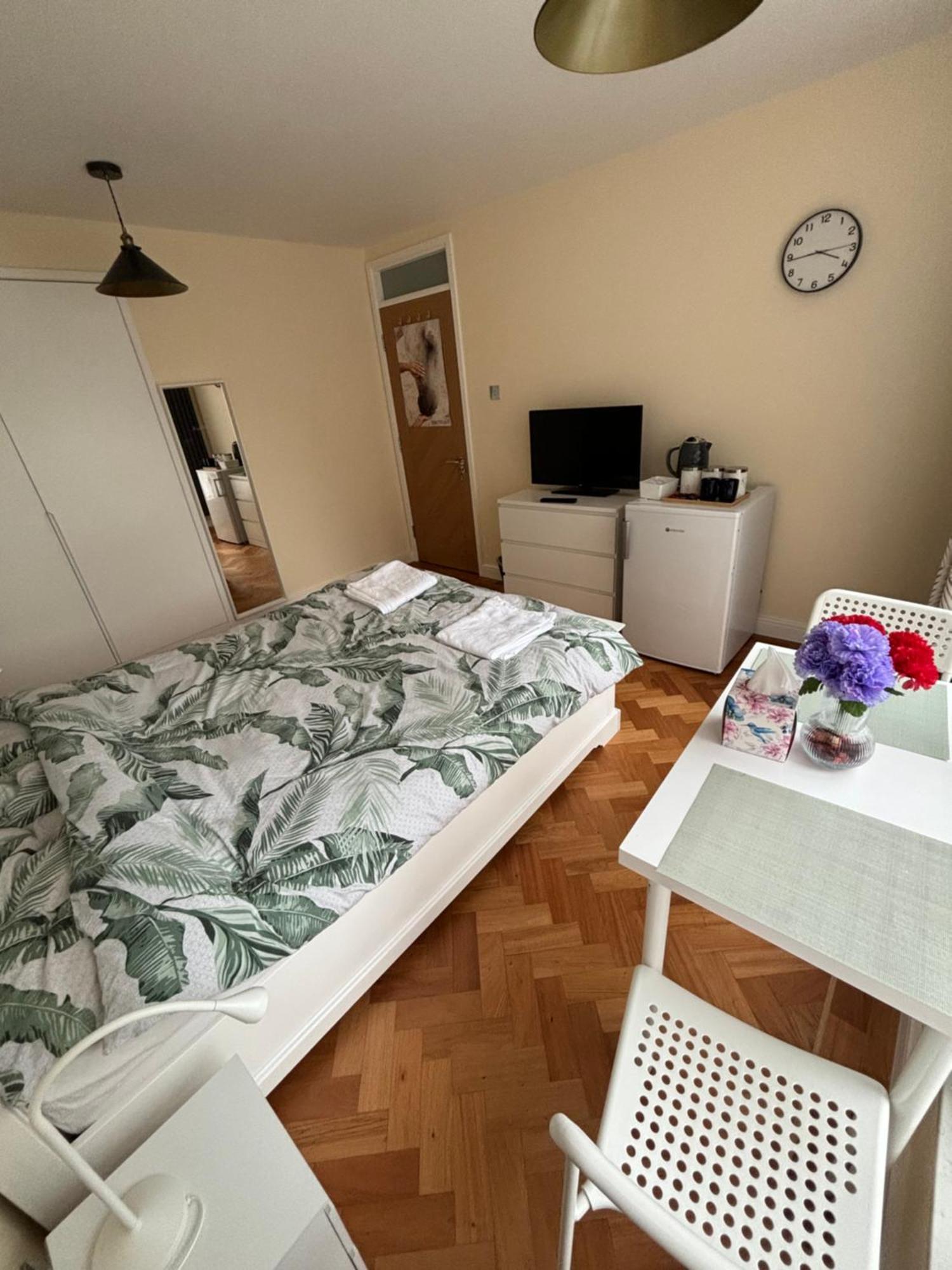 Wembley Stadium Large Double Room ロンドン エクステリア 写真